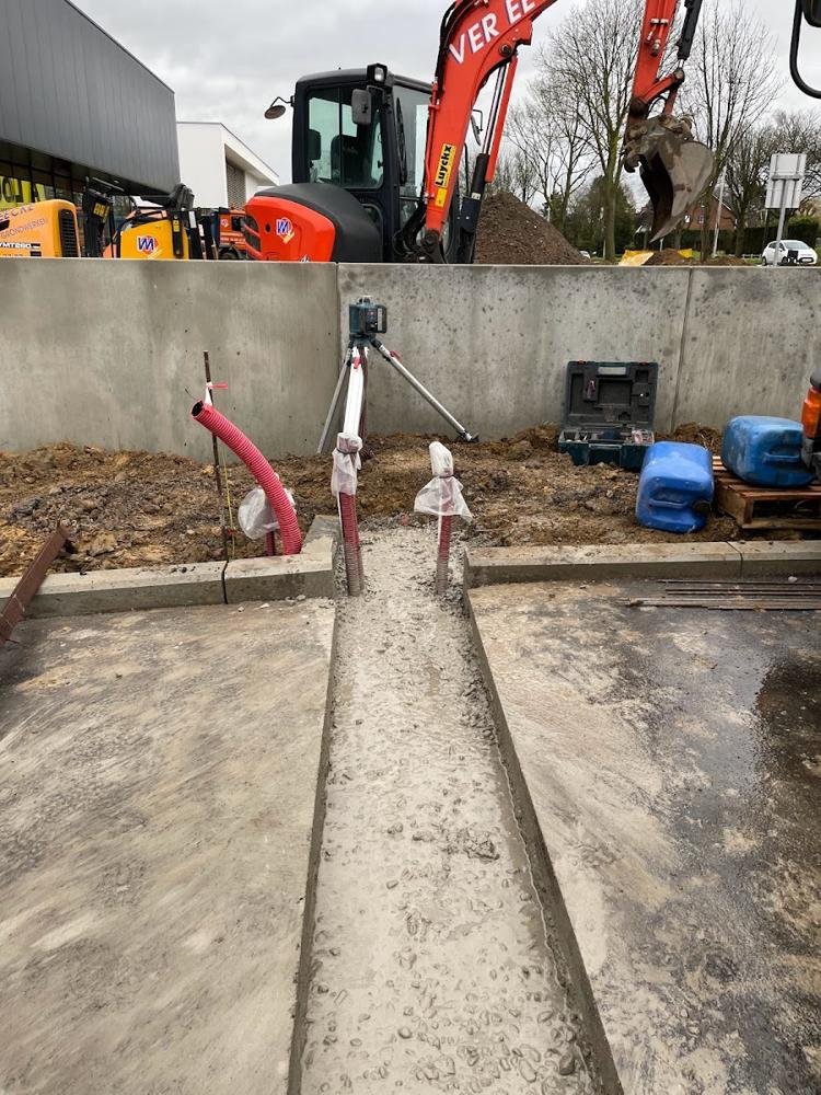 Longrine en béton réalisée pour un portail